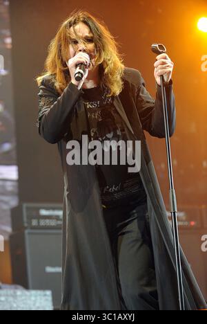New York, USA. Dezember 2010. Dezember 2010 New York, NY Ozzy Osbourne Ozzy Osbourne Live im Madison Square Garden. © E.M./AFF-USA.COM Credit: AFF/Alamy Live News Stockfoto