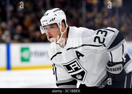 9. Februar 2018: Dustin Brown (23) der Los Angeles Kings während des NHL-Spiels zwischen den LA Kings und den Boston Bruins im TD Garden in Boston, Mass. Die Bruins besiegen die Kings 5-4 in Überstunden. Eric Canha/CSM(Kreditbild: &Copy; Eric Canha/CSM via ZUMA Wire) Stockfoto