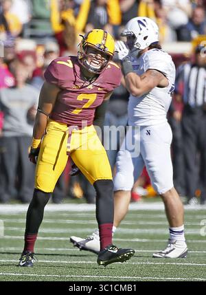 11. Oktober 2014 – Minneapolis, MN, USA – Gophers Defensive Back Damarius Travis (7) feierte seine Defensive-Berichterstattung im vierten Quartal, als die Minnesota Gophers gegen die Northwestern Wildcats im TCF Stadium am Samstag, den 11. Oktober 2014 in Minneapolis, MN, auftraten. (/STAR TRIBUNE) (Bild: Elizabeth Flores/Minneapolis Star Tribune/TNS via ZUMA Wire) Stockfoto