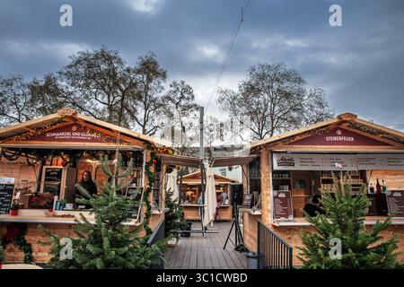 GRAZ, ÖSTERREICH - 17. DEZEMBER 2024: graz Adventmarkt, der Adventmarkt in Graz, Österreich; der wichtigste weihnachtsmarkt der Stadt für die weihnachtszeit Stockfoto