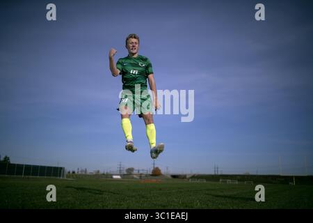 19. Oktober 2017 - Maple Grove, MN - Minnesota, USA - Boy's Soccer Metro Spieler des Jahres Matt Lindberg von Edina Donnerstag, 19,2017. Oktober in Maple Grove, MN. (Kreditbild: Jerry Holt/Minneapolis Star Tribune/TNS via ZUMA Wire) Stockfoto
