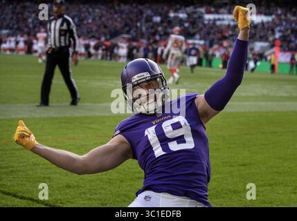 29. Oktober 2017: London, MN, Minnesota, England: Adam Thielen (19) feierte im zweiten Quartal einen 18-Yard-Touchdown-Pass. .... .. - 29. Oktober 2017, London, England, Vereinigtes Königreich, Twickenham Stadium, NFL, Minnesota Vikings vs. Cleveland Browns, (Kreditbild: Carlos Gonzalez/Minneapolis Star Tribune/TNS via ZUMA Wire) Stockfoto