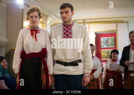 24. November 2018 - Gomel, Weißrussland - Wiederaufbau einer ethnischen altbelarussischen Hochzeit in der Zweigstelle des Vetka-Museums der altgläubigen. (Bild: © Sviatlana Lazarenka/ZUMA Wire) Stockfoto