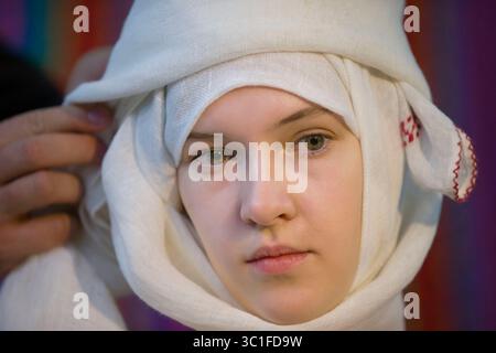 24. November 2018 - Gomel, Weißrussland - Wiederaufbau einer ethnischen altbelarussischen Hochzeit in der Zweigstelle des Vetka-Museums der altgläubigen. (Bild: © Sviatlana Lazarenka/ZUMA Wire) Stockfoto