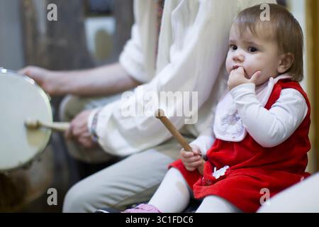 24. November 2018 - Gomel, Weißrussland - Wiederaufbau einer ethnischen altbelarussischen Hochzeit in der Zweigstelle des Vetka-Museums der altgläubigen. (Bild: © Sviatlana Lazarenka/ZUMA Wire) Stockfoto