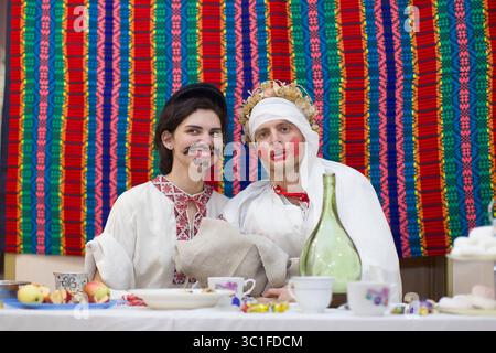 24. November 2018 - Gomel, Weißrussland - Wiederaufbau einer ethnischen altbelarussischen Hochzeit in der Zweigstelle des Vetka-Museums der altgläubigen. (Bild: © Sviatlana Lazarenka/ZUMA Wire) Stockfoto