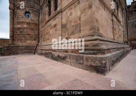 Der Mutterstuhl des Heiligen Etchmiadzin ist das herausragende Zentrum der Armenisch-Apostolischen Kirche in Etchmiadzin, Armenien Stockfoto