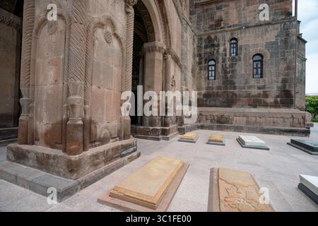 Der Mutterstuhl des Heiligen Etchmiadzin ist das herausragende Zentrum der Armenisch-Apostolischen Kirche in Etchmiadzin, Armenien Stockfoto