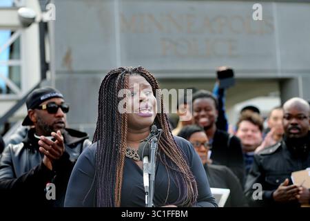 15. November 2016 – Nekima Levy-Pounds gab ihre Kandidatur für den Bürgermeister von Minneapolis am Dienstag, den 15. November 2016 in Minneapolis bekannt. (/STAR TRIBUNE) (Bild: Elizabeth Flores/Minneapolis Star Tribune/TNS via ZUMA Wire) Stockfoto