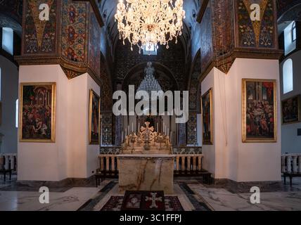 Der Mutterstuhl des Heiligen Etchmiadzin ist das herausragende Zentrum der Armenisch-Apostolischen Kirche in Etchmiadzin, Armenien Stockfoto