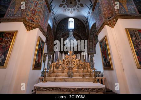 Der Mutterstuhl des Heiligen Etchmiadzin ist das herausragende Zentrum der Armenisch-Apostolischen Kirche in Etchmiadzin, Armenien Stockfoto