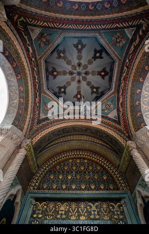 Der Mutterstuhl des Heiligen Etchmiadzin ist das herausragende Zentrum der Armenisch-Apostolischen Kirche in Etchmiadzin, Armenien Stockfoto