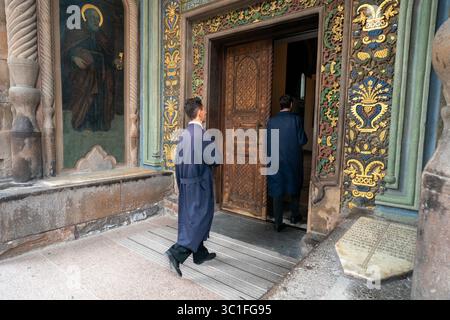 Der Mutterstuhl des Heiligen Etchmiadzin ist das herausragende Zentrum der Armenisch-Apostolischen Kirche in Etchmiadzin, Armenien Stockfoto