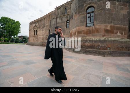 Der Mutterstuhl des Heiligen Etchmiadzin ist das herausragende Zentrum der Armenisch-Apostolischen Kirche in Etchmiadzin, Armenien Stockfoto