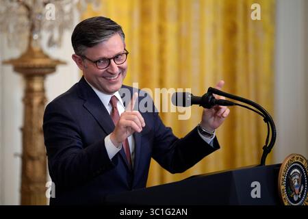 Washington, Usa. Juli 2025. House Speaker Mike Johnson spricht am Dienstag, den 22. Juli 2025, bei einem Empfang mit republikanischen Kongressabgeordneten im East Room im Weißen Haus in Washington, DC. Foto: Yuri Gripas/UPI Credit: UPI/Alamy Live News Stockfoto