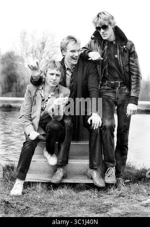 23. Februar 2017 - Amsterdam, Niederlande - The Police. Sting (Leadsänger, Gitarre), Stewart Copeland (Schlagzeug), Andy Summers (Gitarre). Die Gruppe posiert exklusiv vor den fernsehstudios in Amsterdam, Niederlande. (Kreditbild: © Barry Schultz/ZUMA Wire) Stockfoto