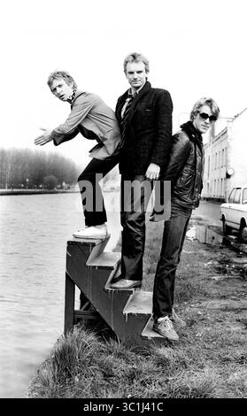 23. Februar 2017 - Amsterdam, Niederlande - The Police. Sting (Leadsänger, Gitarre), Stewart Copeland (Schlagzeug), Andy Summers (Gitarre). Die Gruppe posiert exklusiv vor den fernsehstudios in Amsterdam, Niederlande. (Kreditbild: © Barry Schultz/ZUMA Wire) Stockfoto