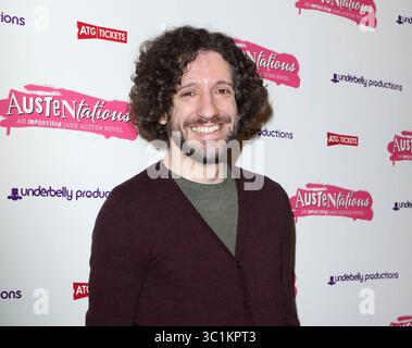 25. Februar 2019: London, Großbritannien: Greg Jenner bei der Austentatious Press Night im Fortune Theatre, Russell Street, Covent Garden. (Kreditbild: © Keith Mayhew/SOPA Images via ZUMA Wire) Stockfoto