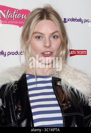 25. Februar 2019: London, Großbritannien: Nell Hudson bei der Austentatious Press Night im Fortune Theatre, Russell Street, Covent Garden. (Kreditbild: © Keith Mayhew/SOPA Images via ZUMA Wire) Stockfoto