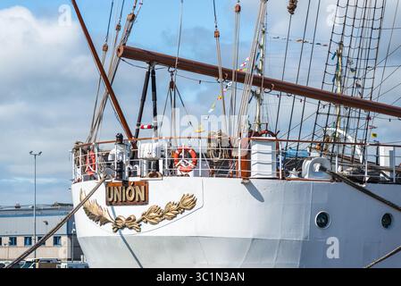 Aberdeen, Schottland, Vereinigtes Königreich - 18. Juli 2025: Schiffe, die an den Tall Ships-Rennen 2025 teilnehmen, kommen in Aberdeen an. Segelschiff B.A.P. UN Stockfoto