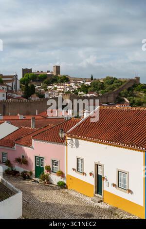Óbidos mittelalterlichen Dorf und Schloss-Mauern in Portugal, Europa Stockfoto