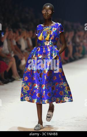 März 2019 – Melbourne, Victoria, Australien – Modelle zeigen Entwürfe von Aje, Bianca Spender, Camilla & Marc, Carla Zampatti, Dion Lee, Kitx, Rixo London, PS Smith, Armani Exchange und Double Rainbow am Gala Runway Two, unterstützt von David Jones Store und Vogue Australia während des Virgin Australia Melbourne Fashion Festivals 2019 in Melbourne, Australien. (Bild: © Sydney Low/ZUMA Wire) Stockfoto