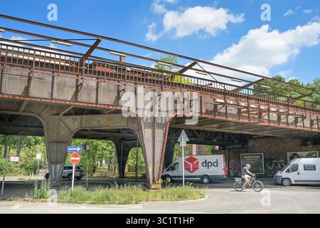 Ehemaliger S-Bahnhof Berlin-Siemensstadt, Rohrdamm, Siemensstadt, Spandau, Berlin, Deutschland *** ehemaliger S-Bahnhof Berlin Siemensstadt, Rohrdamm, Siemensstadt, Spandau, Berlin, Deutschland Stockfoto