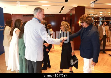 Barcelona, Spanien. Juli 2025. Der spanische König Felipe VI. Und Königin Letizia mit Prinzessin Leonor de Borbon und Prinzessin Sofia de Borbon während des Mittagessens mit Preisträgern und Förderern bei den Princess of Asturias Awards in Barcelona am Mittwoch, 23. Juli 2025. Quelle: CORDON PRESS/Alamy Live News Stockfoto