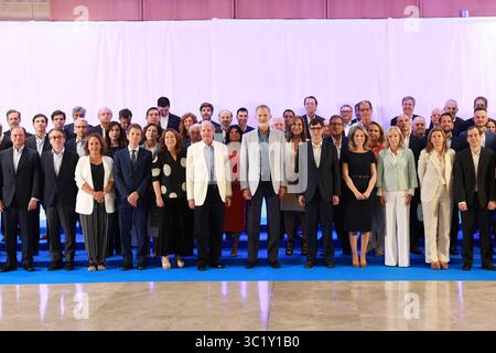 Barcelona, Spanien. Juli 2025. Der spanische König Felipe VI. Und Königin Letizia mit Prinzessin Leonor de Borbon und Prinzessin Sofia de Borbon während des Mittagessens mit Preisträgern und Förderern bei den Princess of Asturias Awards in Barcelona am Mittwoch, 23. Juli 2025. Quelle: CORDON PRESS/Alamy Live News Stockfoto