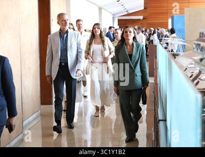 Barcelona, Spanien. Juli 2025. Der spanische König Felipe VI. Und Königin Letizia mit Prinzessin Leonor de Borbon und Prinzessin Sofia de Borbon während des Mittagessens mit Preisträgern und Förderern bei den Princess of Asturias Awards in Barcelona am Mittwoch, 23. Juli 2025. Quelle: CORDON PRESS/Alamy Live News Stockfoto