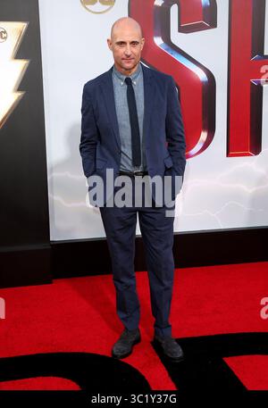 März 2019 - Hollywood, Kalifornien, USA - 28. März 2019 - Hollywood, Kalifornien - Mark Strong. Warner Bros Bilder und New Line Cinema Weltpremiere von „SHAZAM!“ Im TCL Chinese Theatre. Foto: Faye Sadou/AdMedia Stockfoto