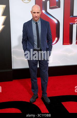 März 2019 - Hollywood, Kalifornien, USA - 28. März 2019 - Hollywood, Kalifornien - Mark Strong. Warner Bros Bilder und New Line Cinema Weltpremiere von „SHAZAM!“ Im TCL Chinese Theatre. Foto: Faye Sadou/AdMedia Stockfoto