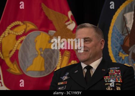 28. März 2019: Tampa, FL, Vereinigte Staaten - Stabschef der US-Armee, General Mark A. Milley, während der Ruhestandszeremonie für das US-Zentralkommando, General Joseph L. Votel, auf der MacDill Air Force Base am 29. März 2019 in Tampa, Florida. Votel ging nach 39 Jahren Militärdienst in den Ruhestand. (Bild: © Lisa Ferdinando Via ZUMA Wire) Stockfoto