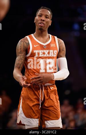 2. April 2019: Kerwin Roach II (12) der Texas Longhorns Guardin Kerwin Roach II (12) reagiert nach dem Spiel im Halbfinale des NIT-Turniers zwischen den Texas Longhorns und den TCU Horned Frogs im Madison Square Garden, New York. Obligatorischer Kredit: Kostas Lymperopoulos/CSM (Kredit-Bild: &Copy; Kostas Lymperopoulos/CSM via ZUMA Wire) Stockfoto
