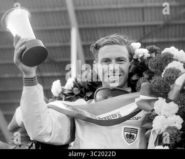Jim Clark. Porträt des britischen Rennfahrers James Clark (1936–1968) nach dem Sieg des Großen Preises der Niederlande 1963 Stockfoto