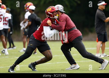 Ashburn, Virginia, USA. Juli 2025. Washington Commander OLB #24 von Miller nimmt an einer Übung während des Washington Commanders Training Camp im OrthoVirginia Training Center im Commanders Park in Ashburn, Virginia Teil. Justin Cooper/CSM/Alamy Live News Stockfoto