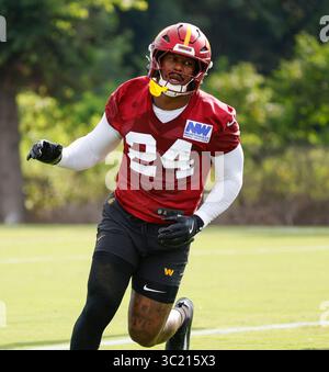 Ashburn, Virginia, USA. Juli 2025. Washington Commander OLB #24 von Miller nimmt an einer Übung während des Washington Commanders Training Camp im OrthoVirginia Training Center im Commanders Park in Ashburn, Virginia Teil. Justin Cooper/CSM/Alamy Live News Stockfoto