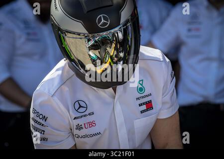März 2018 – MELBOURNE, AUSTRALIEN – 25. MÄRZ: Mercedes-Mechaniker vor dem Großen Preis von Australien 2018 am 25. März 2018 (Bild: © Chris Putnam/ZUMA Wire) Stockfoto