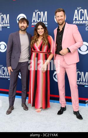 April 2019 - Las Vegas, NV, USA - LAS VEGAS - APR 7: Dave Haywood, Hillary Scott, Charles Kelley bei den 54. Academy of Country Music Awards in der MGM Grand Garden Arena am 7. April 2019 in Las Vegas, NV (Credit Image: © Kathy Hutchins Via ZUMA Wire) Stockfoto