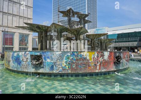 Brunnen der Völkerfreundschaft, Alexanderplatz, Mitte, Berlin, Deutschland Stockfoto
