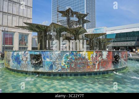 Brunnen der Völkerfreundschaft, Alexanderplatz, Mitte, Berlin, Deutschland *** Brunnen der Freundschaft zwischen den Völkern, Alexanderplatz, Mitte, Berlin, Deutschland Stockfoto