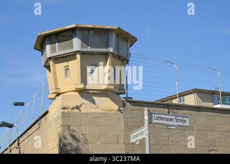 Wachturm, Stasi-Gedenkstätte, Genslerstraße, Hohenschönhausen, Lichtenberg, Berlin, Deutschland *** Wachturm, Stasi-Gedenkstätte, Genslerstraße, Hohenschönhausen, Lichtenberg, Berlin, Deutschland Stockfoto