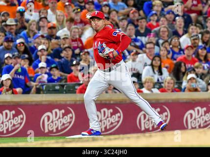 20. April 2019: Der dritte Baseman der Texas Rangers Asdrubal Cabrera #14 während eines MLB-Spiels zwischen den Houston Astros und den Texas Rangers im Globe Life Park in Arlington, Texas, besiegte Houston 9-4 Albert Pena/CSM. (Credit Image: &Copy; Albert Pena/CSM via ZUMA Wire) Stockfoto