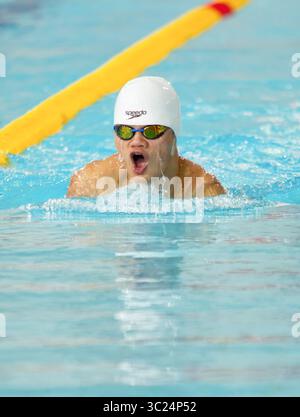 27. April 2019 – Glasgow, Großbritannien – der chinesische Xianquan Huang im Rahmen des Finals der 100-Meter-Brustmuskeln-World Series für Herren, am 3. Tag des British Para-Swimming International Meet 2019, im Tollcross International Swimming Centre. (Kreditbild: © Iain McGuinness/SOPA Images via ZUMA Wire) Stockfoto
