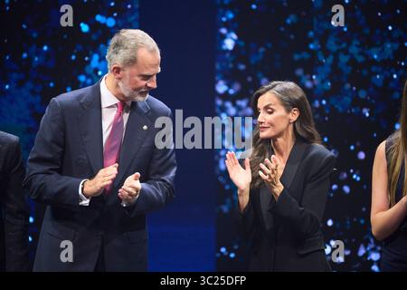Barcelona, Katalonien, Spanien. Juli 2025. König Felipe VI. Von Spanien, Königin Letizia von Spanien nimmt am 23. Juli 2025 in Barcelona, Spanien, an der Gala der Princess of Girona Awards 2025 im Gran Teatre del Liceu Teil (Foto: © Jack Abuin/ZUMA Press Wire). Nicht für kommerzielle ZWECKE! Stockfoto