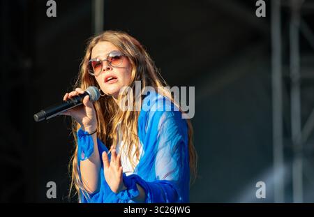 5. Mai 2019 – Atlanta, GA, USA – ATLANTA, GEORGIA – 05. MAI: Maggie Rogers tritt am 3. Tag des Shaky Knie Music Festivals im Atlanta Central Park am 4. Mai 2019 in Atlanta, Georgia auf. Foto: Ryan Fleisher/imageSPACE (Kreditbild: © Imagespace via ZUMA Wire) Stockfoto