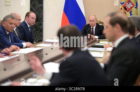 22. Mai 2019 - Moskau, Russland - der russische Präsident Wladimir Putin, Mitte, während eines Regierungstreffens im Kreml am 22. Mai 2019 in Moskau, Russland. (Foto: © Alexei Druzhinin Via ZUMA Wire) Stockfoto