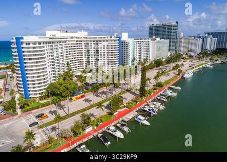 Miami Beach Florida, Blick von oben mit Blick nach unten, 5200 Blocks Collins Avenue, Hochhäuser, Midrise Eigentumswohnungen am Meer, Atlantik Stockfoto