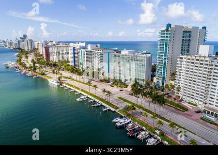 Miami Beach Florida, Blick von oben mit Blick nach unten, 5000 Blocks Collins Avenue, Hochhäuser, Midrise Eigentumswohnungen am Meer, Atlantik Stockfoto