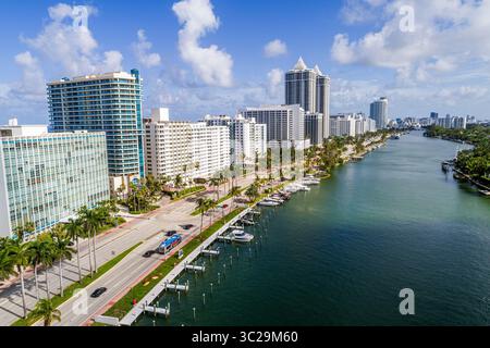 Miami Beach Florida, Blick von oben mit Blick nach unten, 5100 Block Collins Avenue, Hochhaus Midrise Oceanfront Condominium Gebäude, Indian C Stockfoto